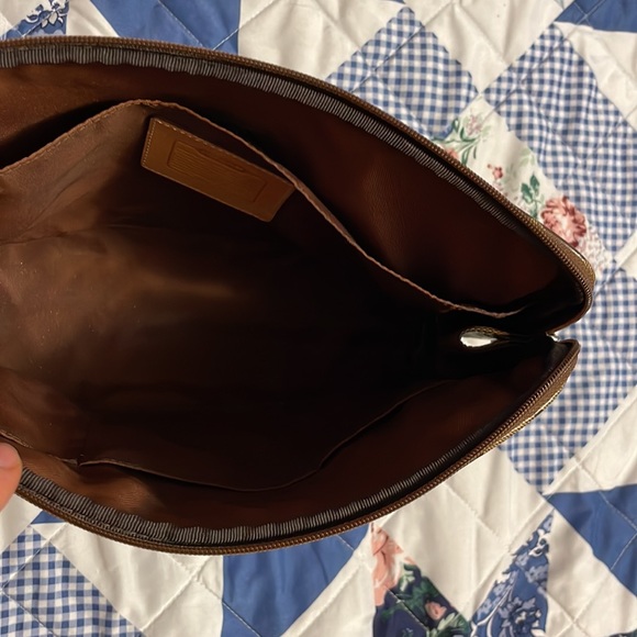 COACH Brown/Tan POUCH WITH ZIPPER CLOSURE SIGNATURE CC - Picture 8 of 11